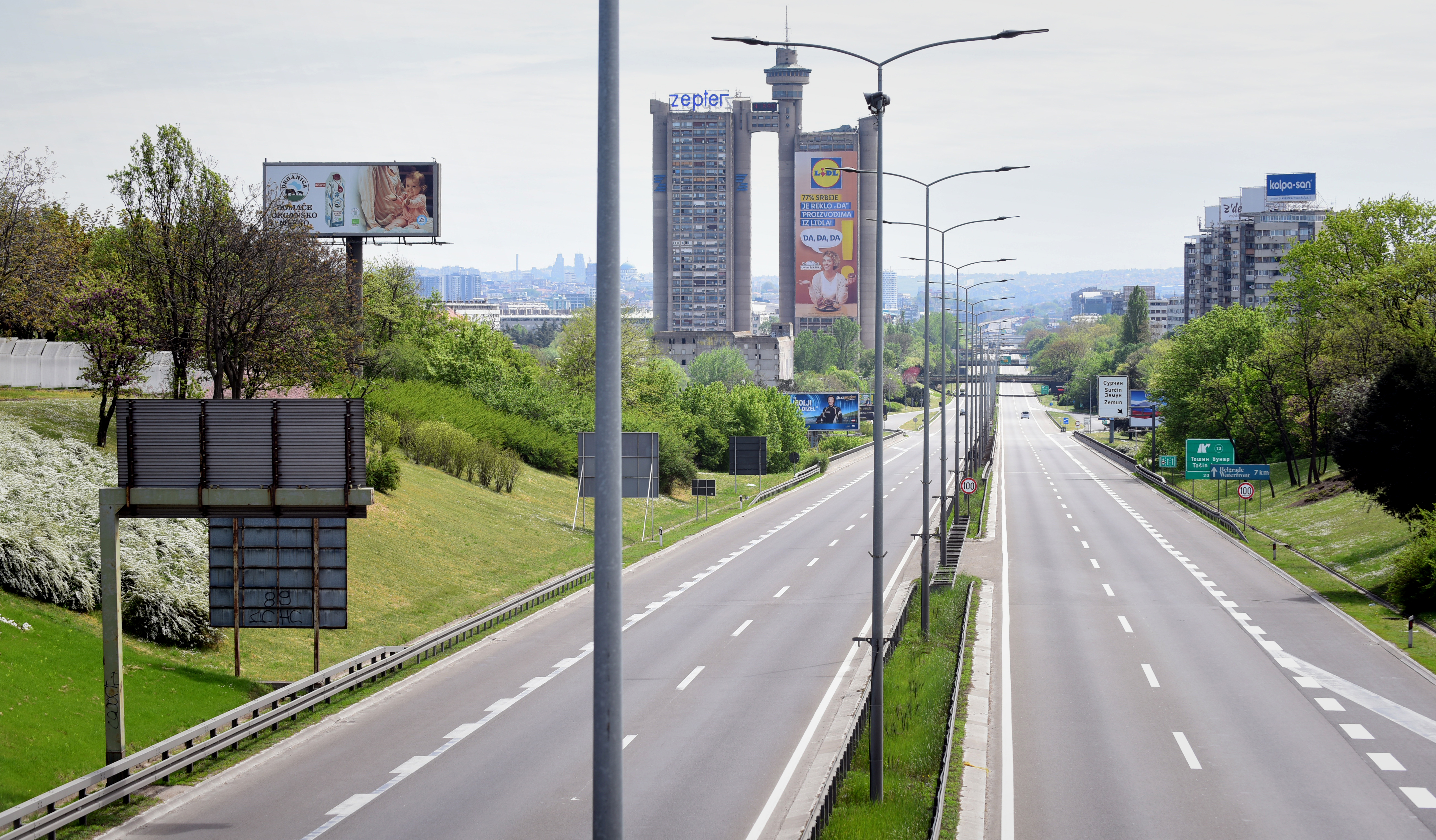 Непролазни сјај сивила: Монументалним небодерима у Београду диви се инстаграм генерација